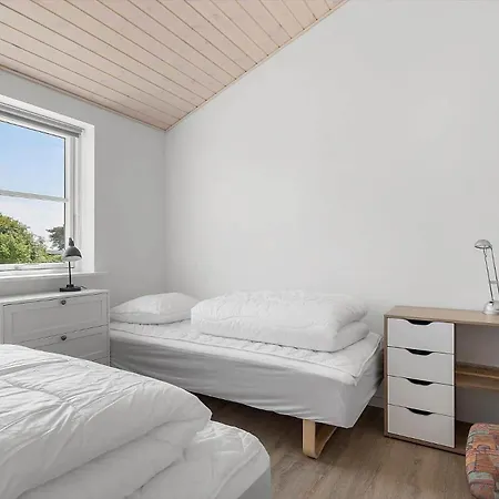 بيت للعطل 6838-allinge-stakkebakken-9 *